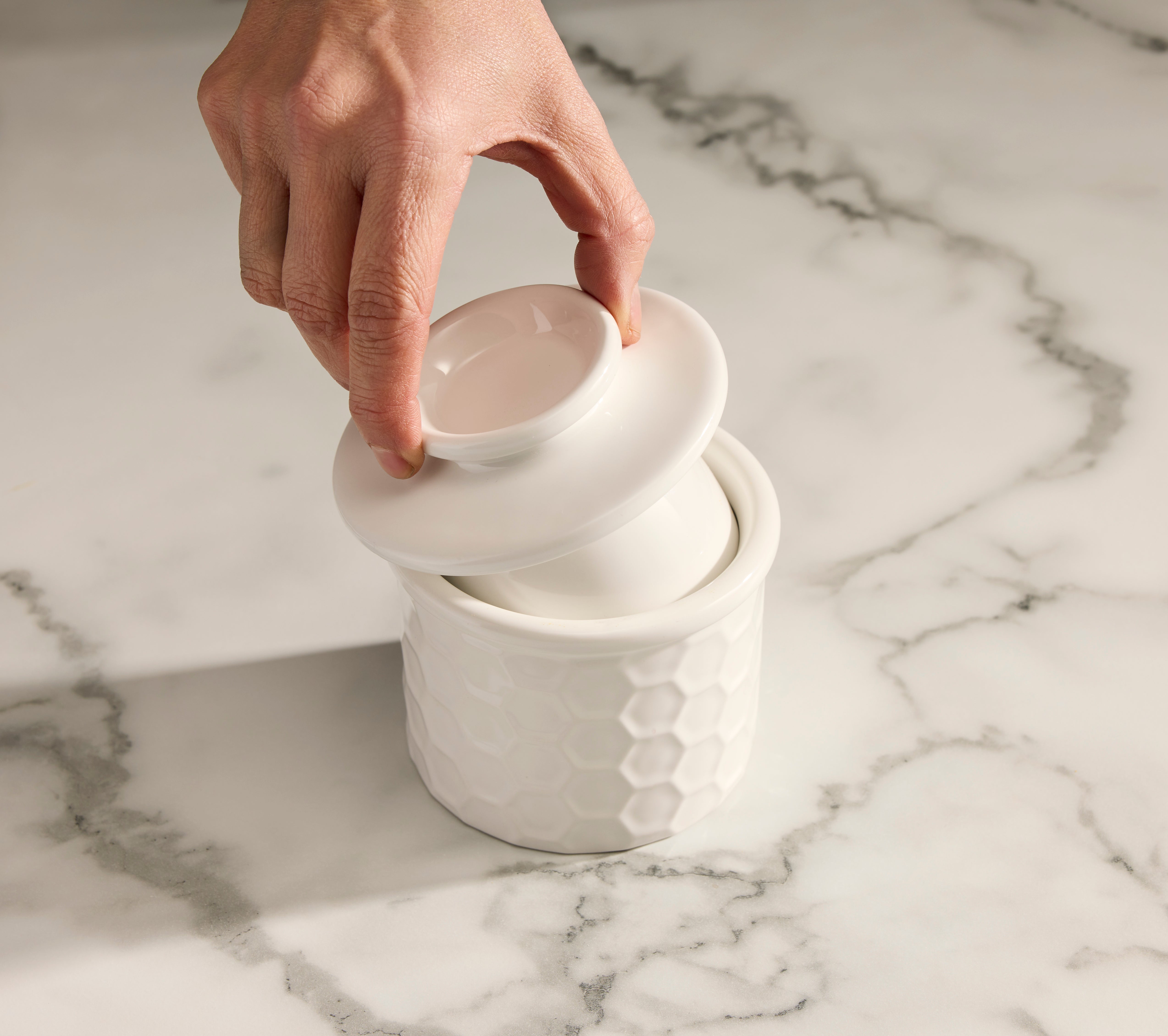 Davis & Waddell Wildflower & Hive Butter Bell White