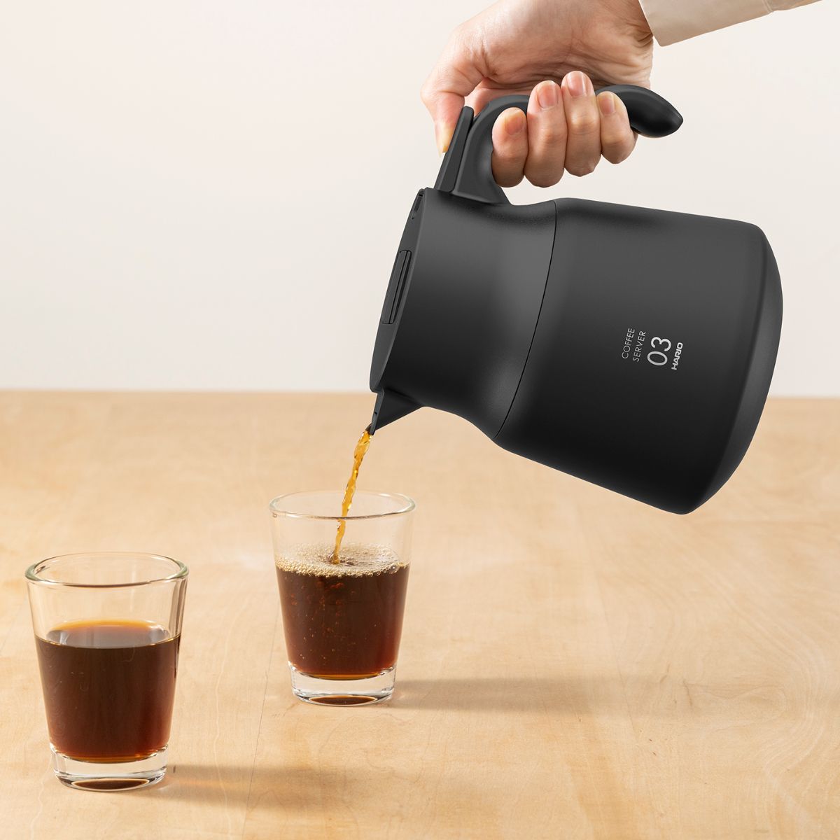 Hario V60 Insulated Stainless Steel Server Plus 800ml - Black