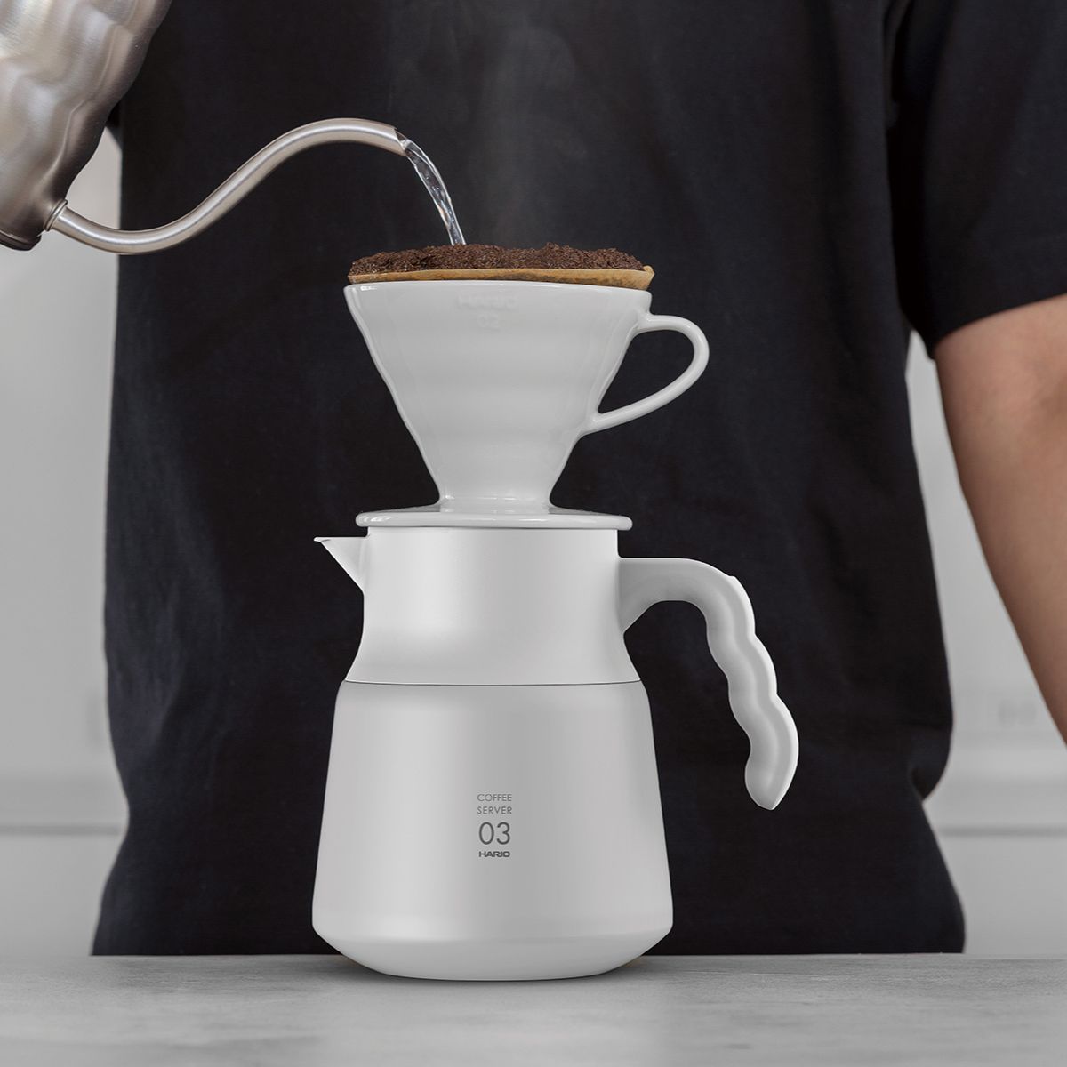 Hario V60 Insulated Stainless Steel Server Plus 800ml - White