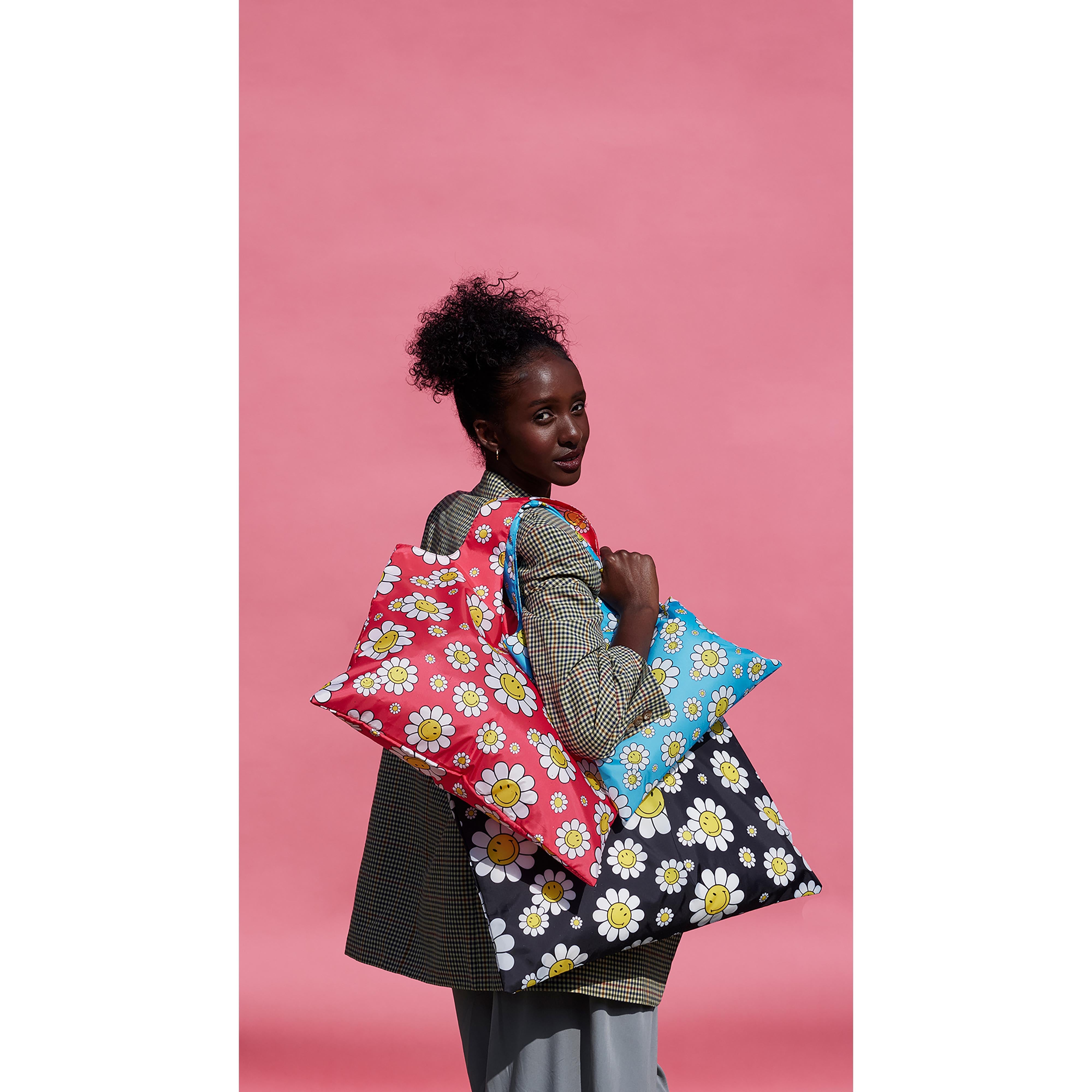 LOQI Smiley Flowers Tote Bag Black