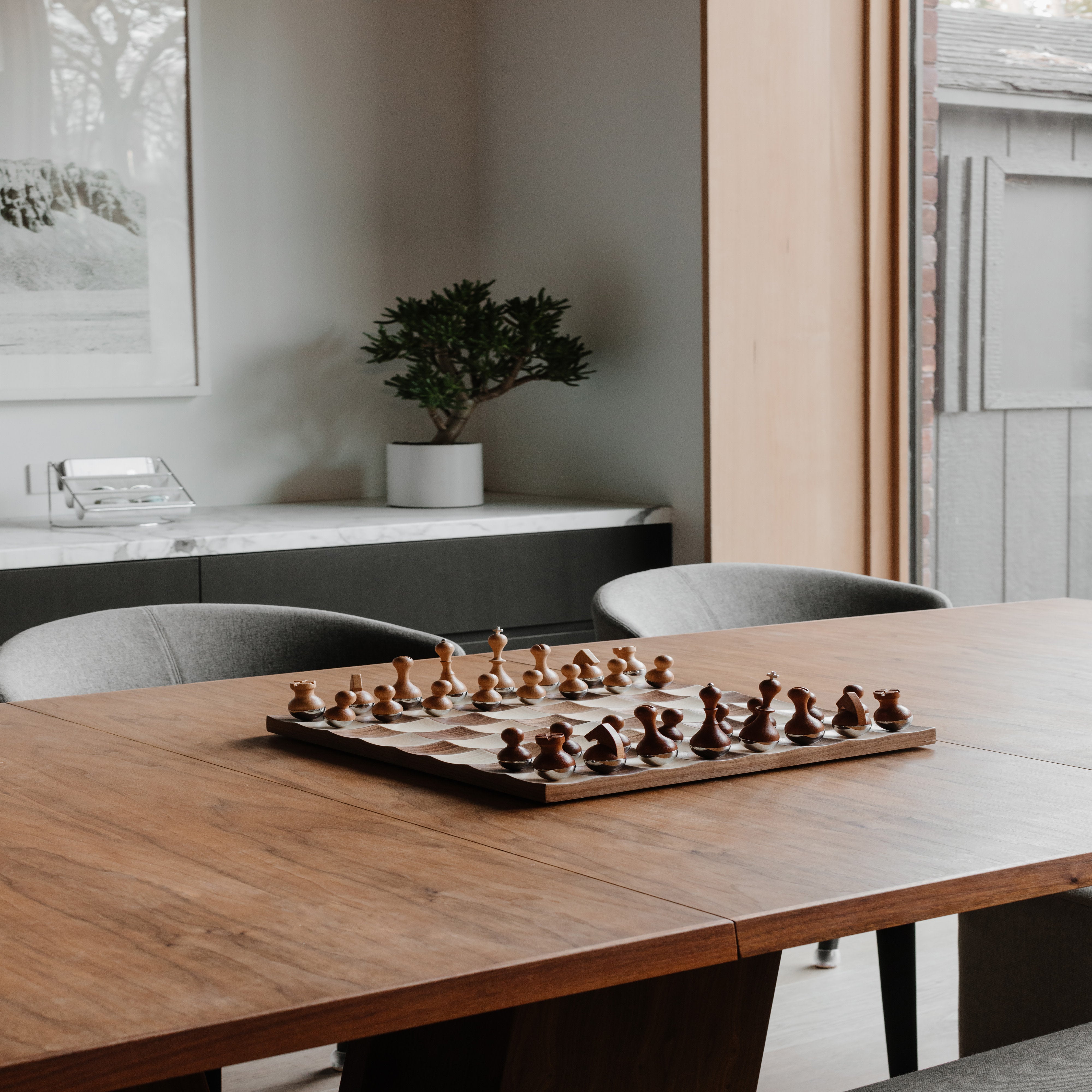Umbra Wobble Chess Set Maple & Walnut