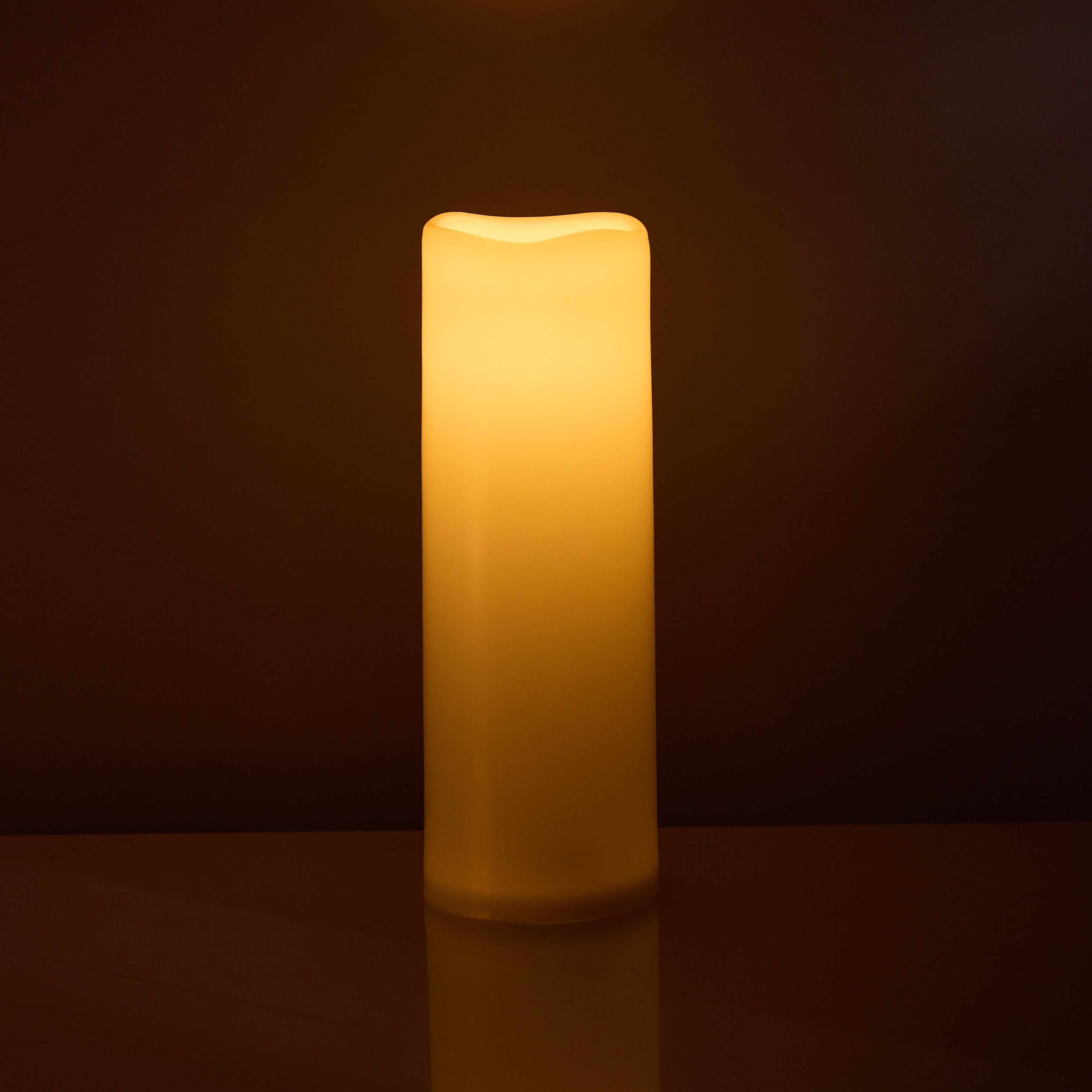 Rogue Elaris Solar Candle 10x10x30cm White