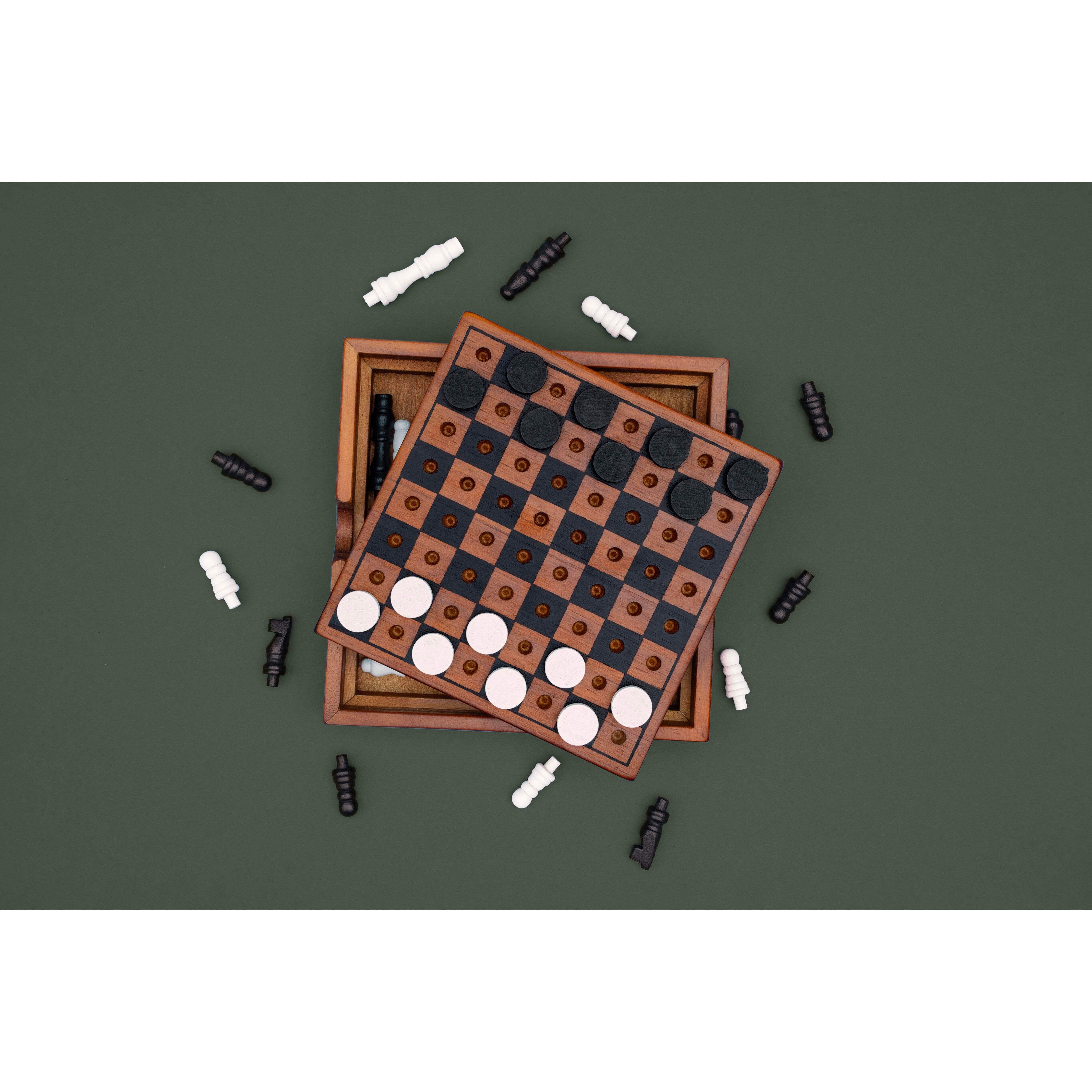 Luckies Iron & Glory Chess & Checkers