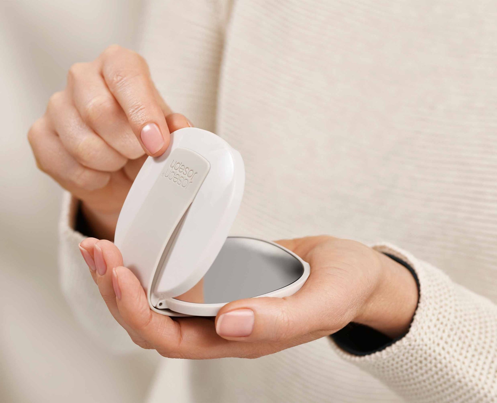 Joseph Joseph Viva 2-In-1 Compact Magnifying Mirror - Shell