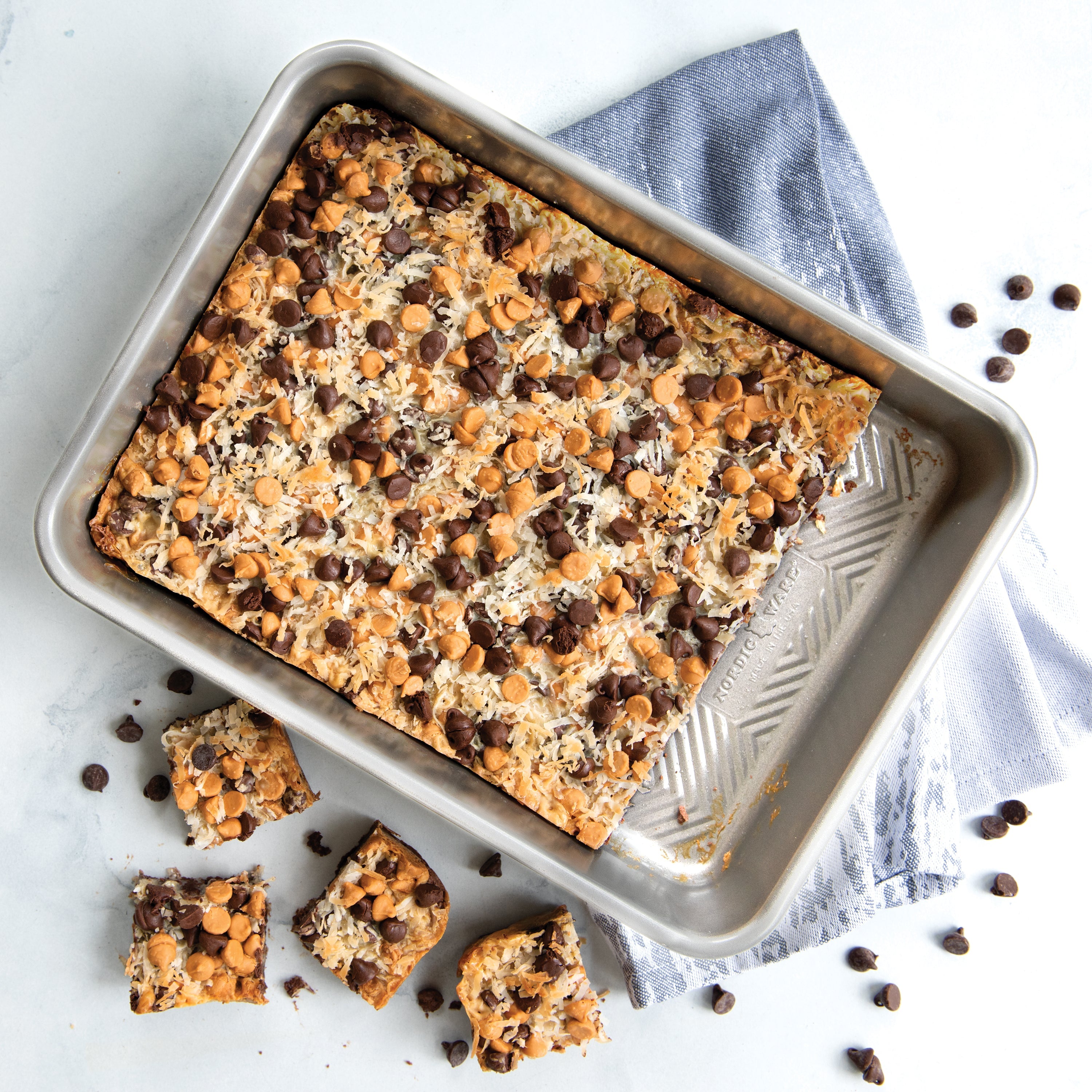 Nordicware Prism Cake Pan 32.5 x 24 x 6.5cm