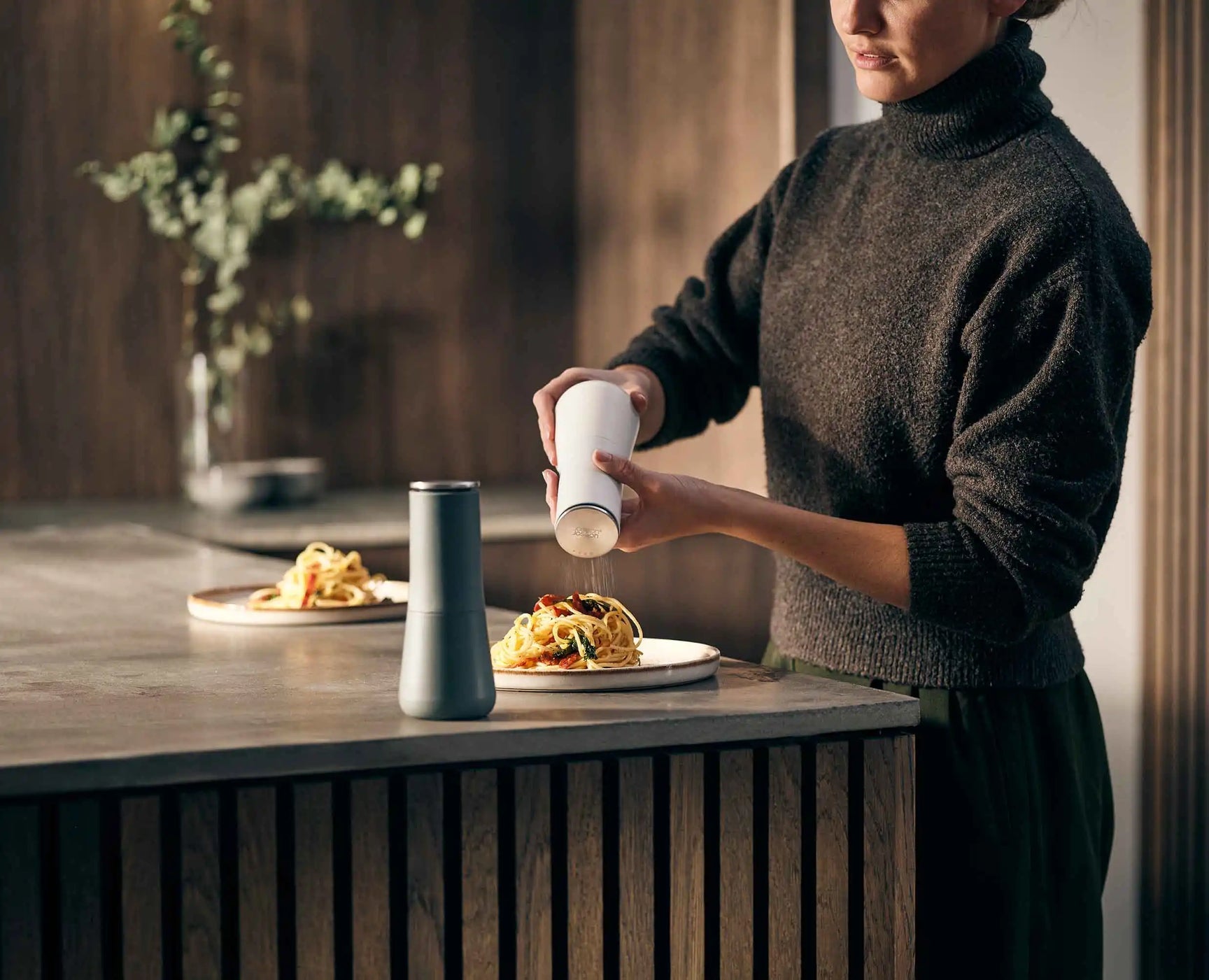 Joseph Joseph Milltop™ Non-Spill Salt & Pepper Mill Set