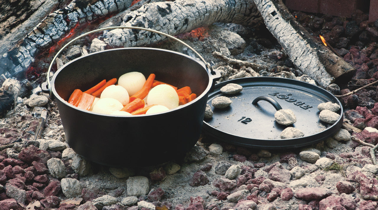 Lodge 8 Quart Cast Iron Deep Camp Dutch Oven - 7.6L